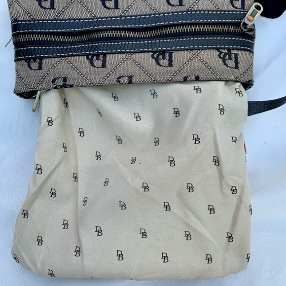 Dooney & Bourke Quilt Crossbody Shoulder Bag - Picture 11 of 16
